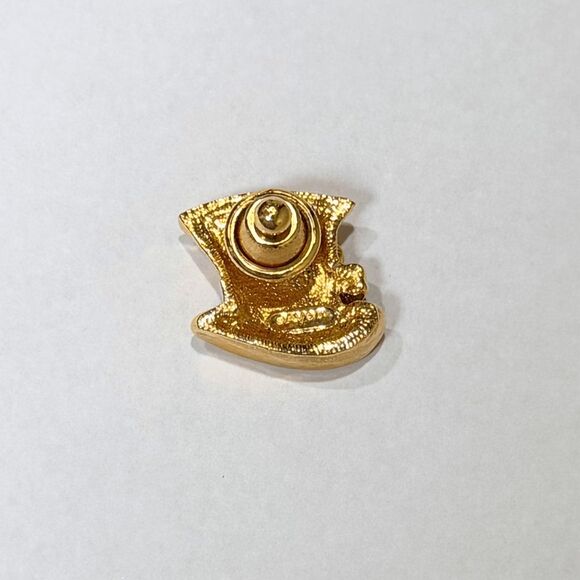 Vintage Avon Top Hat Pin Gold-Tone Shamrock with Green/Clear Rhinestones - Picture 2 of 3